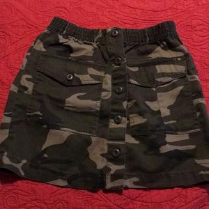 Button up camo skirt